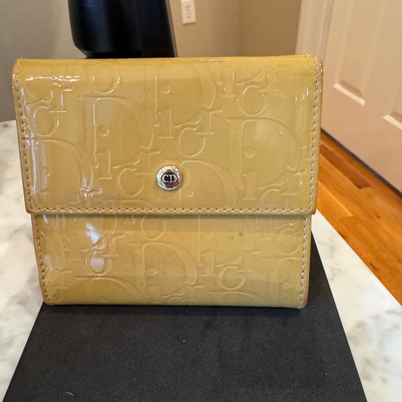 Dior - Oblique Bifold Wallet - Yellow Patent Leather - nice condition